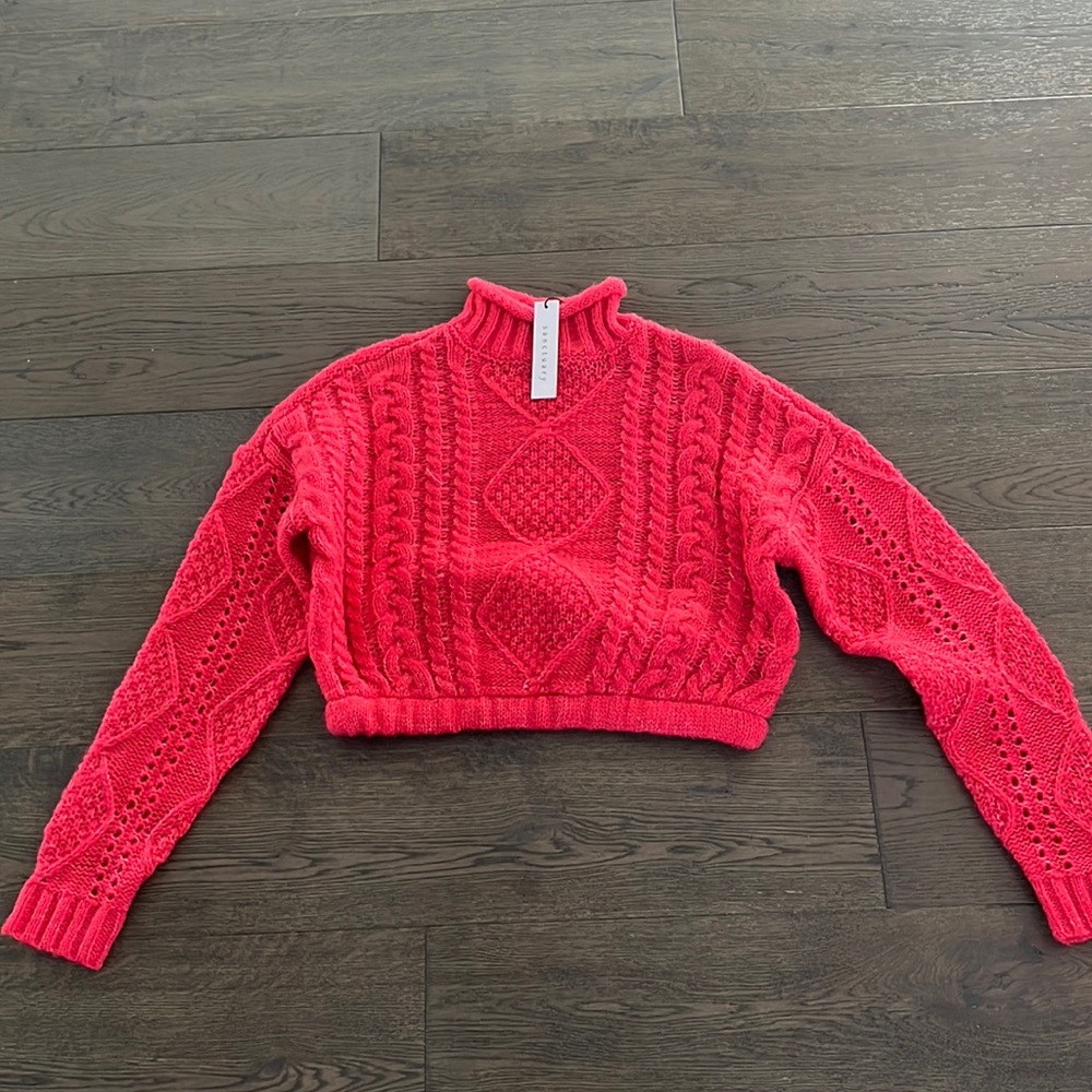 New with tags.  Hot pink crop top